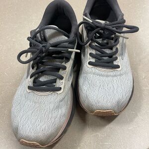 Brooks Women Running Shoes
